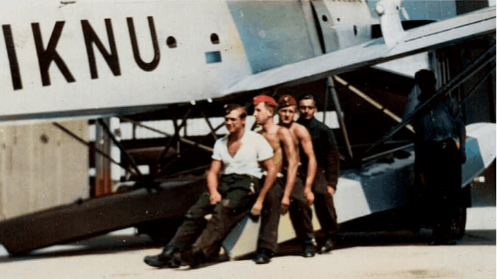 Soldaten auf einem Ponton